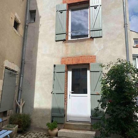 Petite Maison De Village Ebreuil Exteriér fotografie