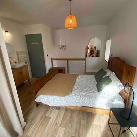Petite Maison De Village Ebreuil Exteriér fotografie