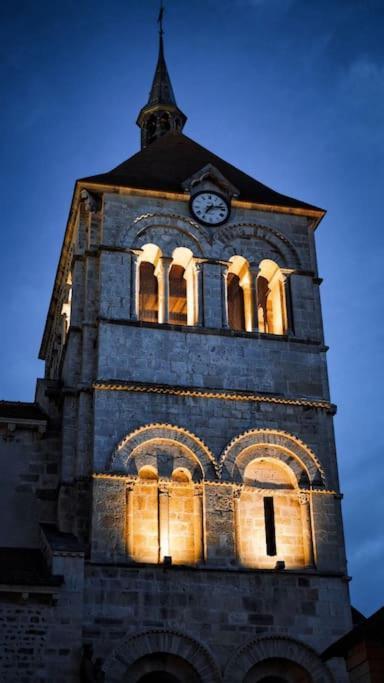 Petite Maison De Village Ebreuil Exteriér fotografie